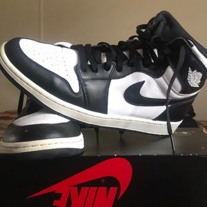 JORDAN 1 black/white size 12